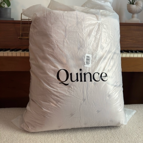 New Quince Bamboo Dream Quilt in Soft Blush - Picture 5 of 6